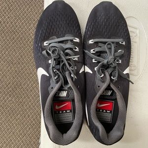 Brand new NIKE women’s air zoom Pegasus 34 sneakers.